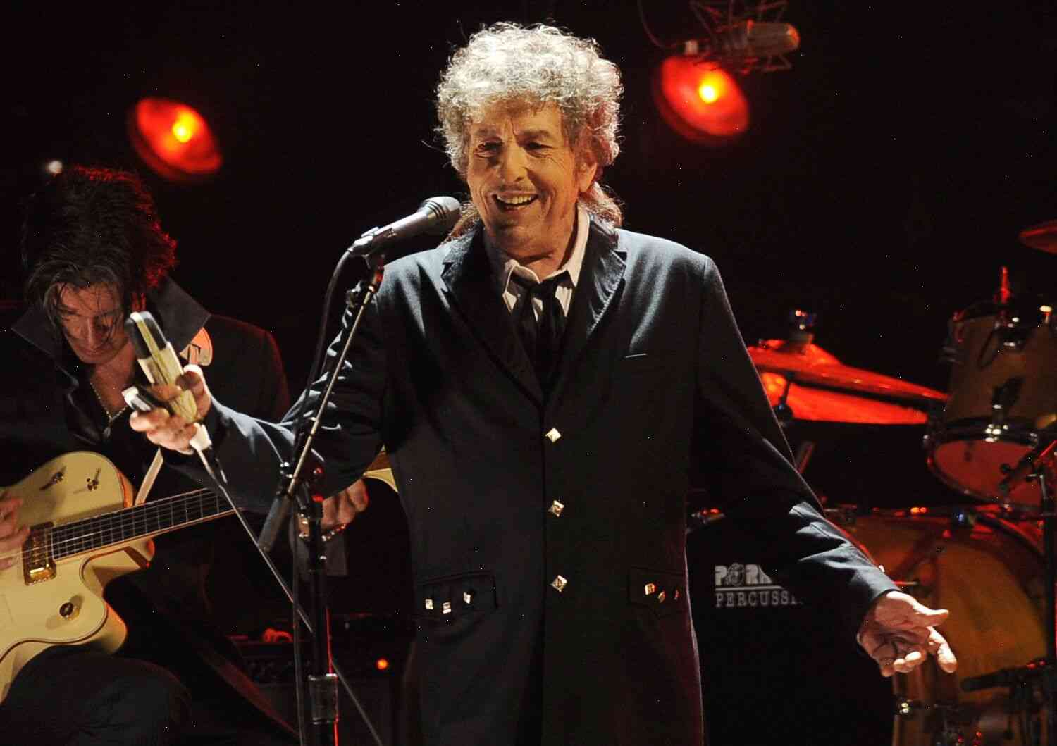 HarperCollins Gives Bob Dylan a Free Advance of $10,000